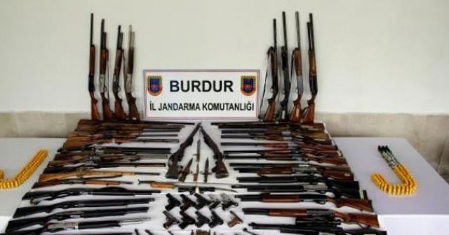 Burdur&#039;da kaçak silah operasyonu