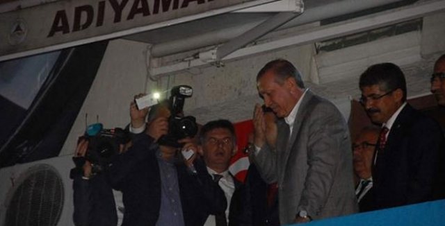 Cumhurbaşkanı Erdoğan belediye başkanlığını ziyaret etti