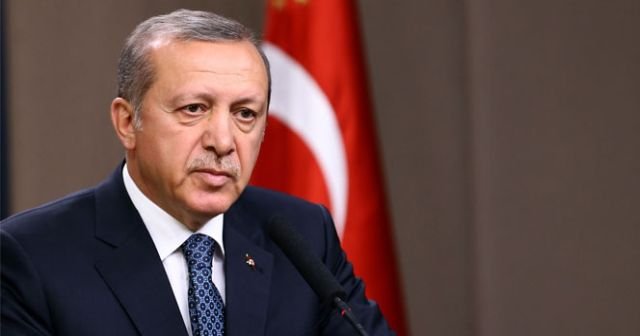 Cumhurbaşkanı Erdoğan&#039;dan, Mursi&#039;ye 3 dilde destek tweeti