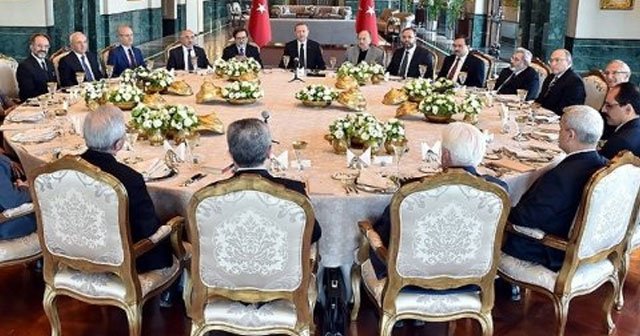 Cumhurbaşkanı Erdoğan tarihçilerle bir araya geldi