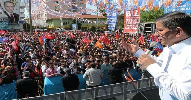 Davutoğlu, 'Bize saldırırken kurt, milleti savunurken kuzu'