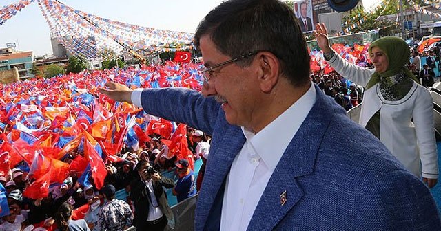 Davutoğlu, &#039;İki üç saatte nereden buldun suçluyu&#039;