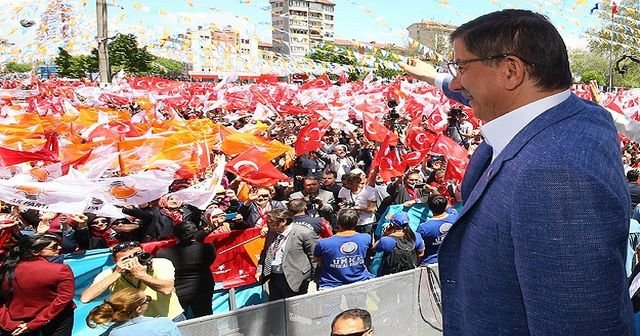 Davutoğlu, &#039;Kimsenin onuruyla oynanmasına izin vermeyeceğiz&#039;