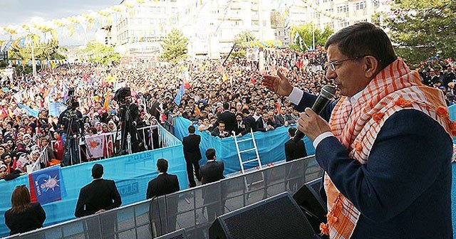 Davutoğlu, &#039;Kimsenin şerefine laf ettirmem&#039;