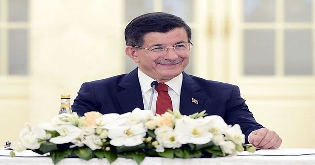 Davutoğlu, &#039;Öncelik Anayasa ve Çözüm Süreci&#039;