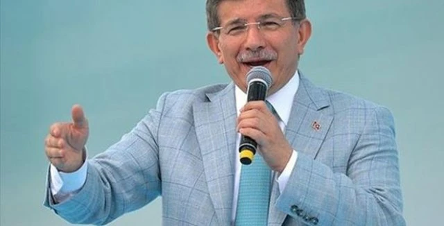 Davutoğlu, 'Siyaseti koltuk meselesi olarak görmeyiz'