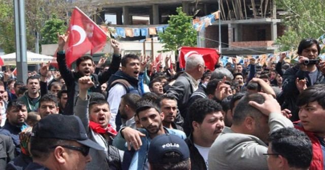 Demirtaş‘ın mitingde protesto