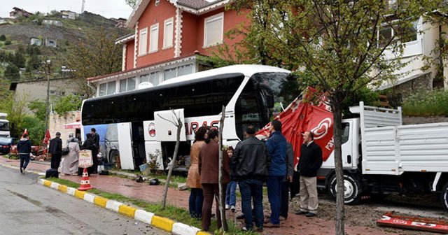 Direksiyon başında kalp krizi geçiren şoför öldü