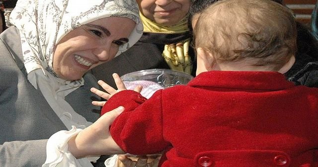 Emine Erdoğan Tiran&#039;da kreş açılışına katıldı