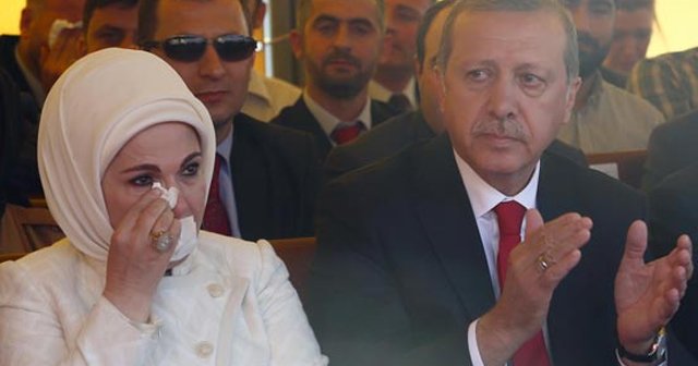 Erdoğan çifti gözyaşlarına hakim olamadı