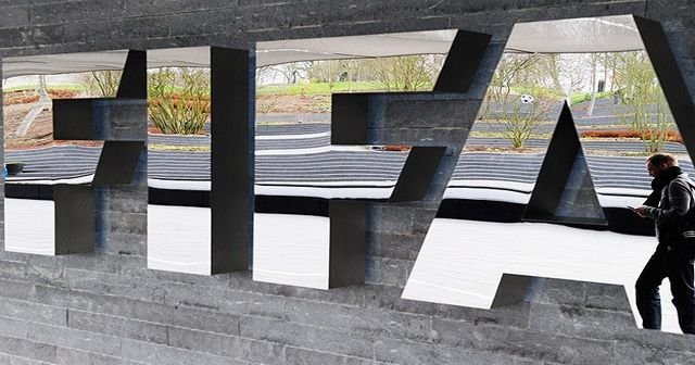 FIFA&#039;da &#039;rüşvet&#039; gölgesinde başkanlık seçimi