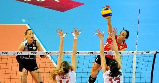 Galatasaray Vakıfbank'ı 3-2'lik skorla geçti