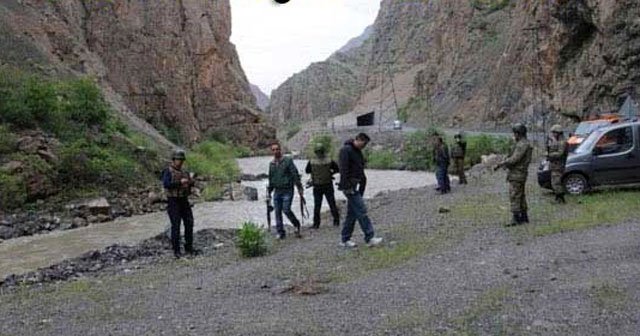 Hakkari’de araç Zap Suyu’na uçtu, 5 kayıp