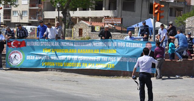 İki belediye arasında pankart krizi