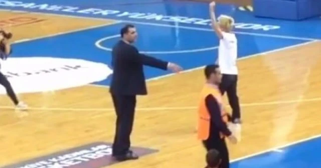 Işıl Alben, İpekçi'de üçlü çektirdi