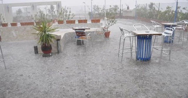İzmir'i dolu vurdu