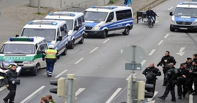 Köln'de 'bomba tahliyesi'