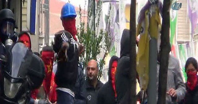 Kurtuluş&#039;ta polise molotoflu saldırı