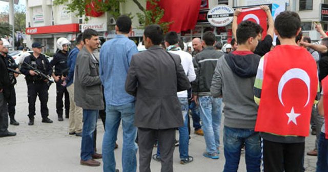 MHP binası yanına HDP seçim bürosu açılınca gerginlik çıktı