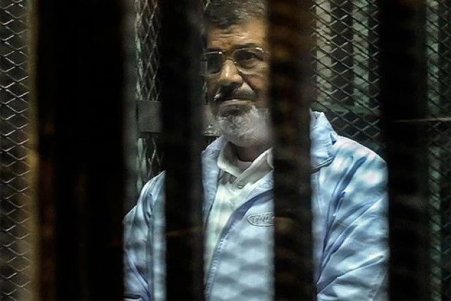 Mursi'nin duruşması ertelendi