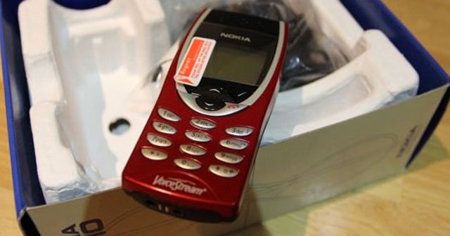 Nokia 8210&#039;un satışları yeniden patladı!