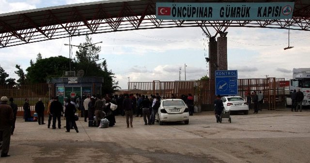 Pasaportu olan Suriyeliler ülkelerine geri dönüyor