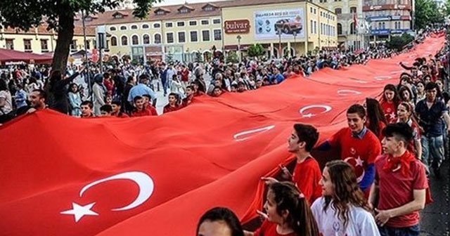 Samsun&#039;da 1919 metre Türk bayrağı açıldı