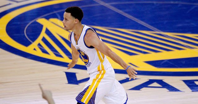 Stephen Curry NBA&#039;in en değerli oyuncusu seçildi