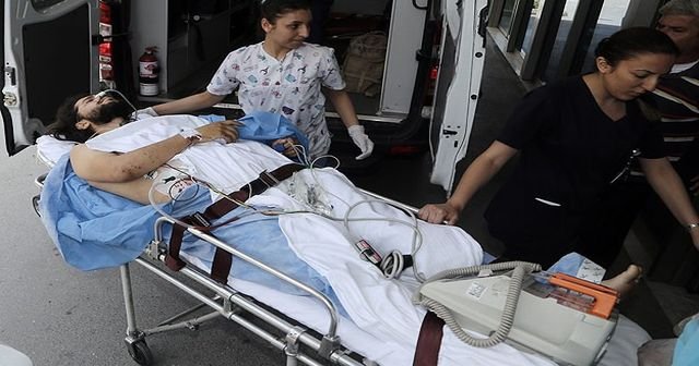 Suriye&#039;de yaralanan gazeteci Türkiye&#039;ye getirildi