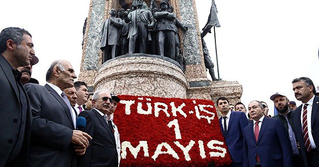 Türk-İş&#039;ten Taksim Anıtı&#039;na çelenk