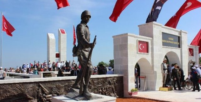 Türkiye’nin en büyük ikinci şehitliği açıldı