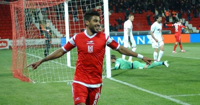 Vargas Balıkesirspor&#039;dan ayrıldı