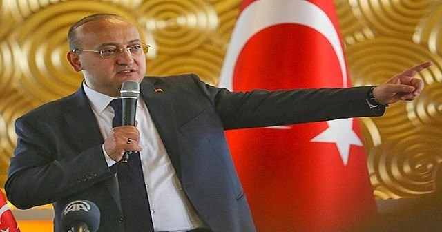 Akdoğan, 'Bu üç şaşkın bir araya gelse de beceremez'