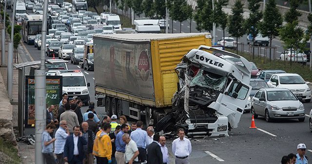 Ankara&#039;da trafik kazası, 12 yaralı