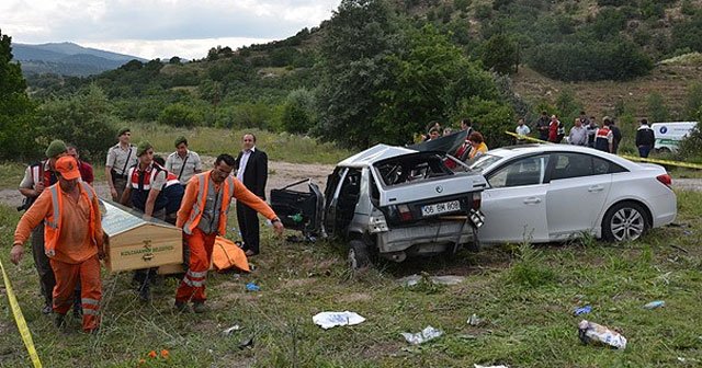 Ankara&#039;da trafik kazası 3 ölü, 5 yaralı