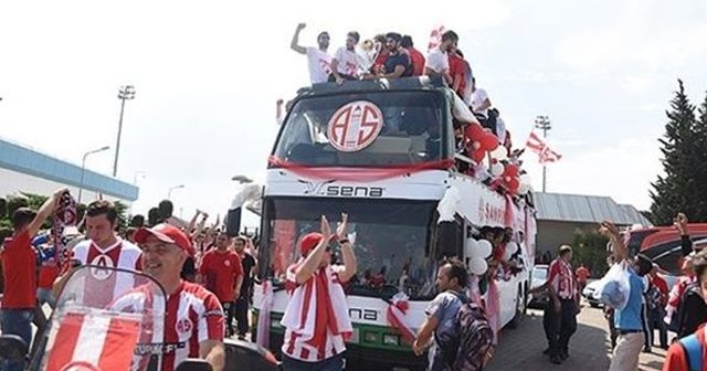 Antalyaspor'a coşkulu karşılama