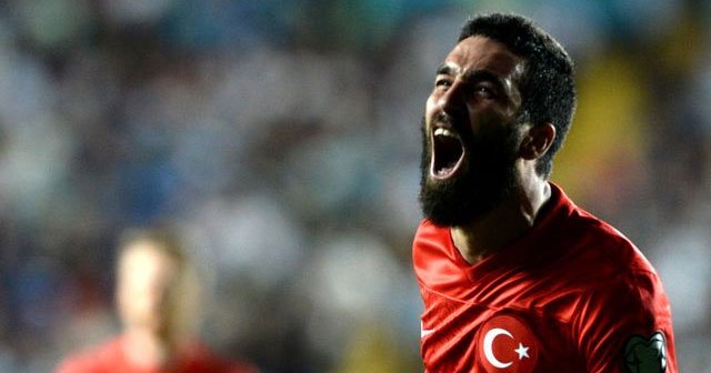 Arda Turan&#039;dan &#039;bekarlığa veda&#039; mesajı