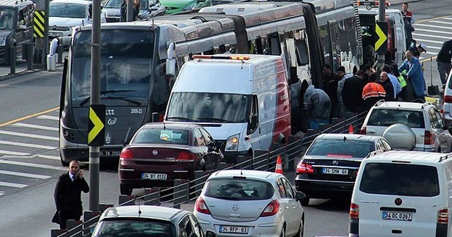 Ayvansaray&#039;da metrobüs kazası, 9 yaralı