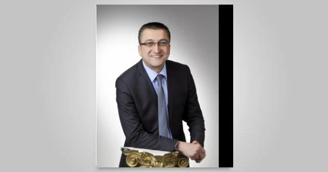Bülent ÖZ  kimdir?