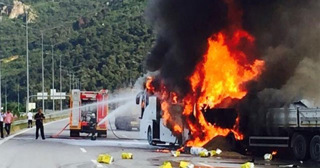 Bursa'da feci kaza, ölü ve yaralılar var