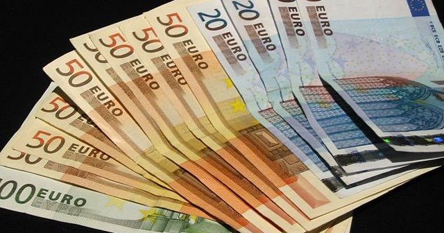 Çalışan anneye 300 euro destek başvurusu başlıyor