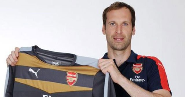 Cech resmen Arsenal&#039;de