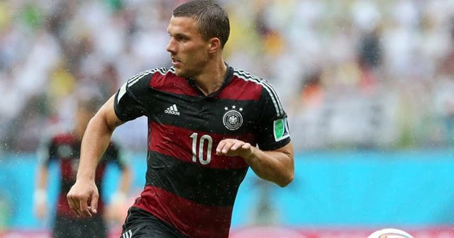 Cüneyt Tanman resmen açıkladı! 'Podolski ile ilgileniyoruz'