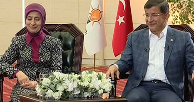 Davutoğlu çifti ilk kez canlı yayında