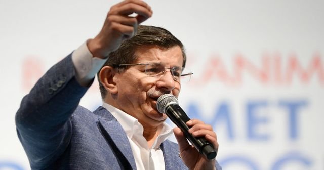 Davutoğlu&#039;ndan İstanbullulara yeni metro müjdesi