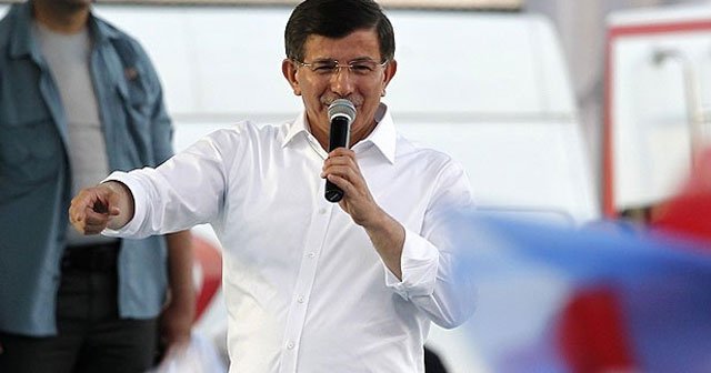 Davutoğlu, &#039;Şimdi de çatı bir çete kuruyorlar&#039;