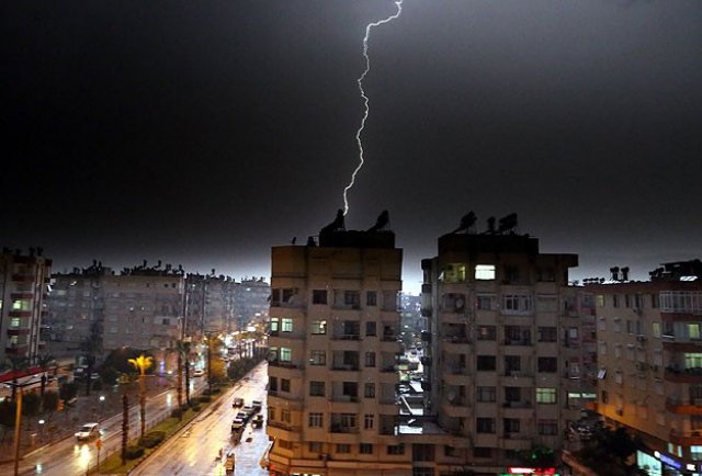 Dikkat!! Meteoroloji&#039;den 4 ilde sağanak yağış uyarısı