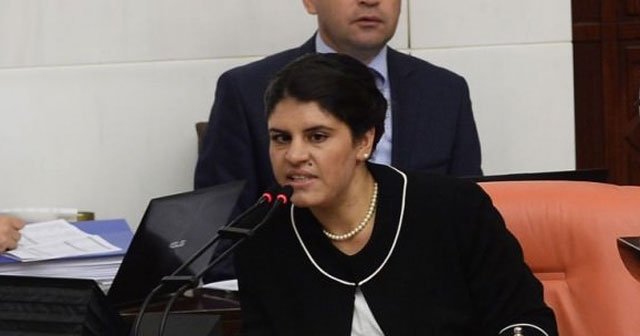 Dilek Öcalan milletvekillerinin ismini anons etti