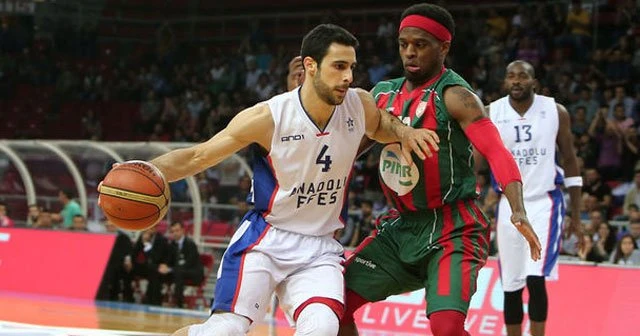 Efes uzatmalarda güldü