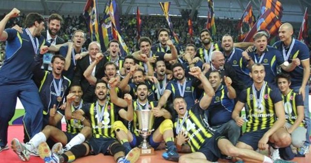 Fenerbahçe voleybolda tarihi karar aldı